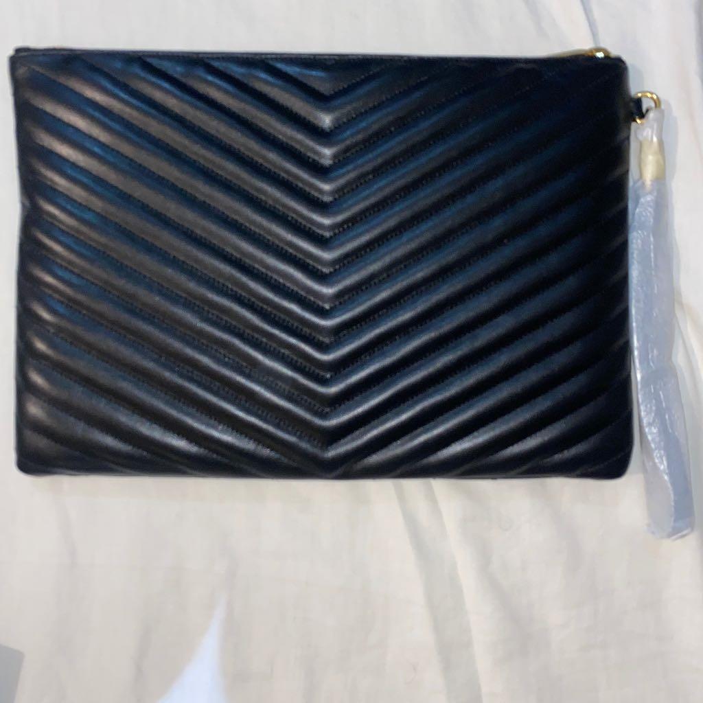 Yves Saint Laurent Pouch