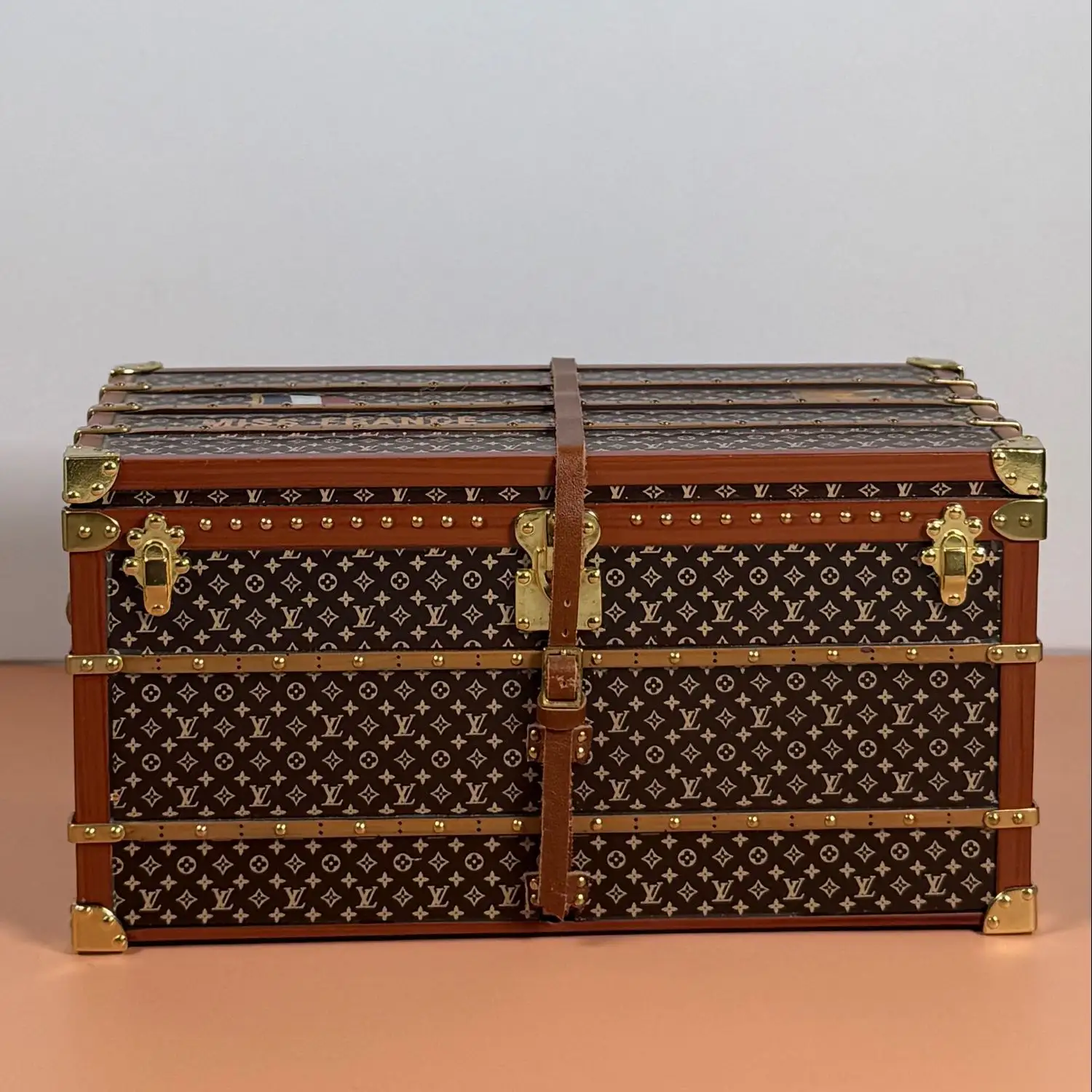 LV A LIMITED EDITION MISS FRANCE PAPERWEIGHT TRUNK - BRANDFULL
